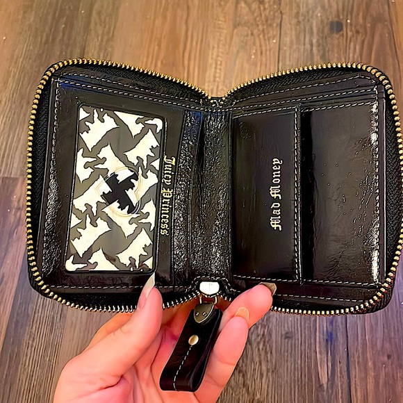 BRAND NEW Juicy Couture Black Leather Wallet - Picture 3 of 4